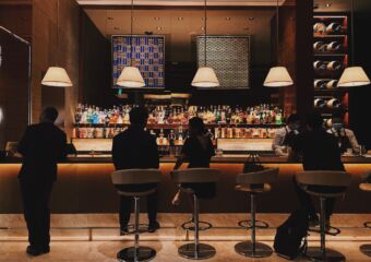 sw-steakhouse-barcounter-cocktails-macau-wynn-palace