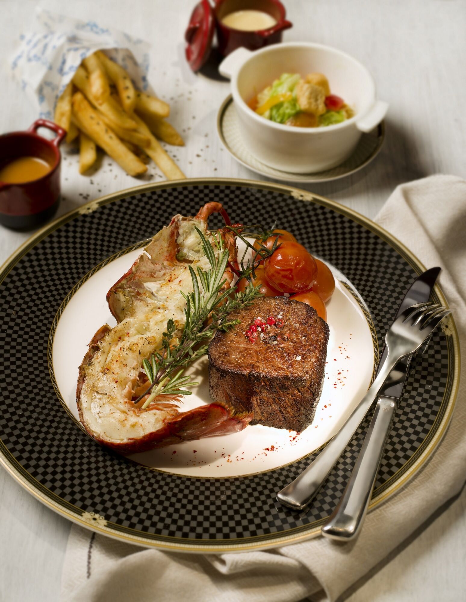 The Ritz-Carlton Cafe_Surf & Turf macau lobster